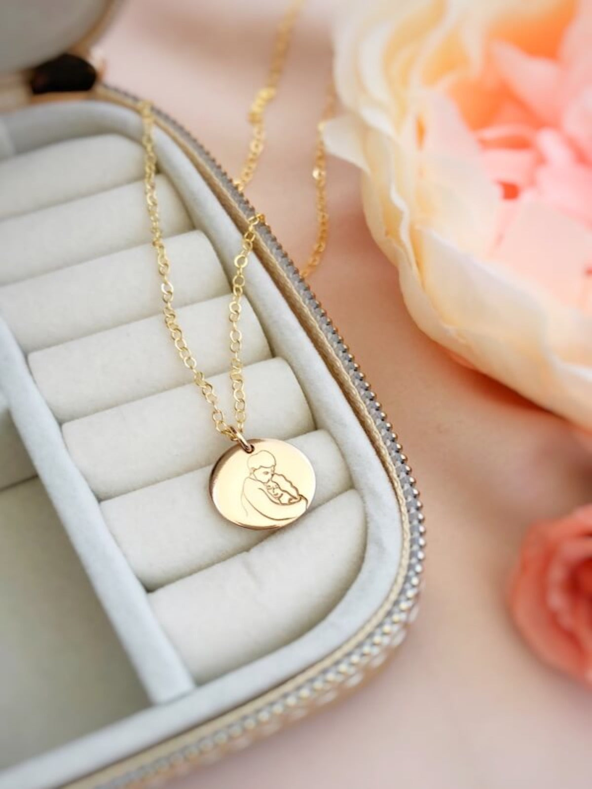 Embrace - Petite Disc Necklace